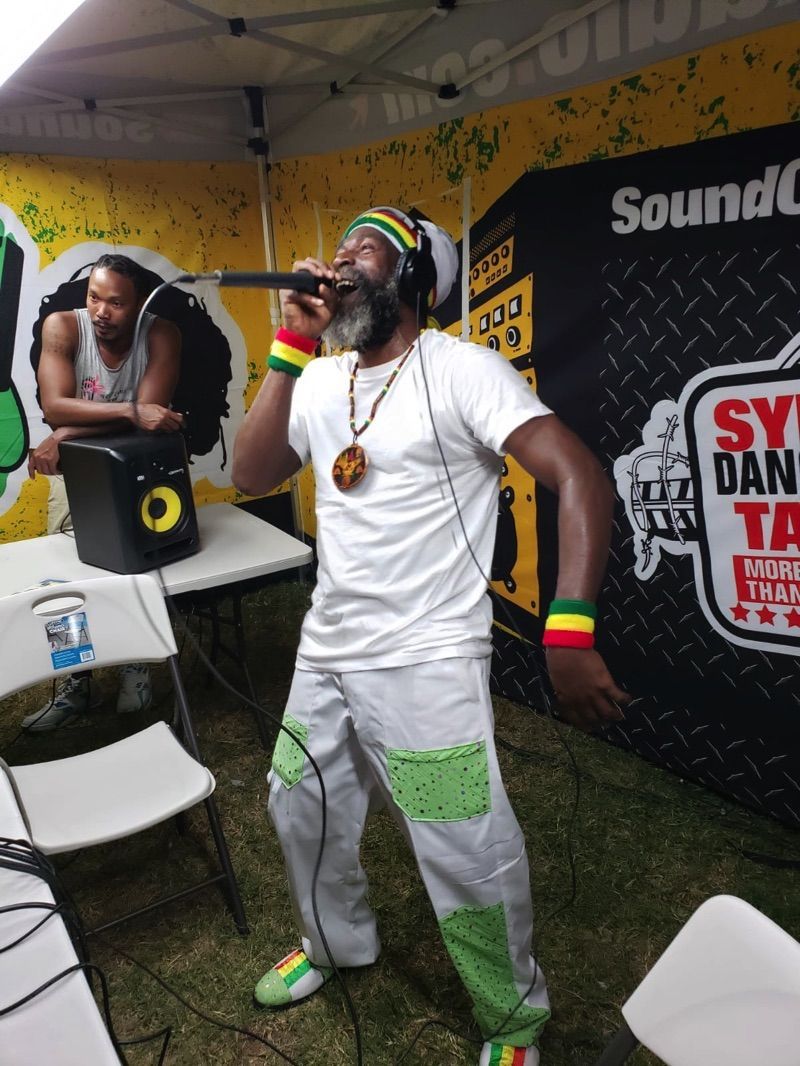 Capleton-perfroming-in-the-tent-