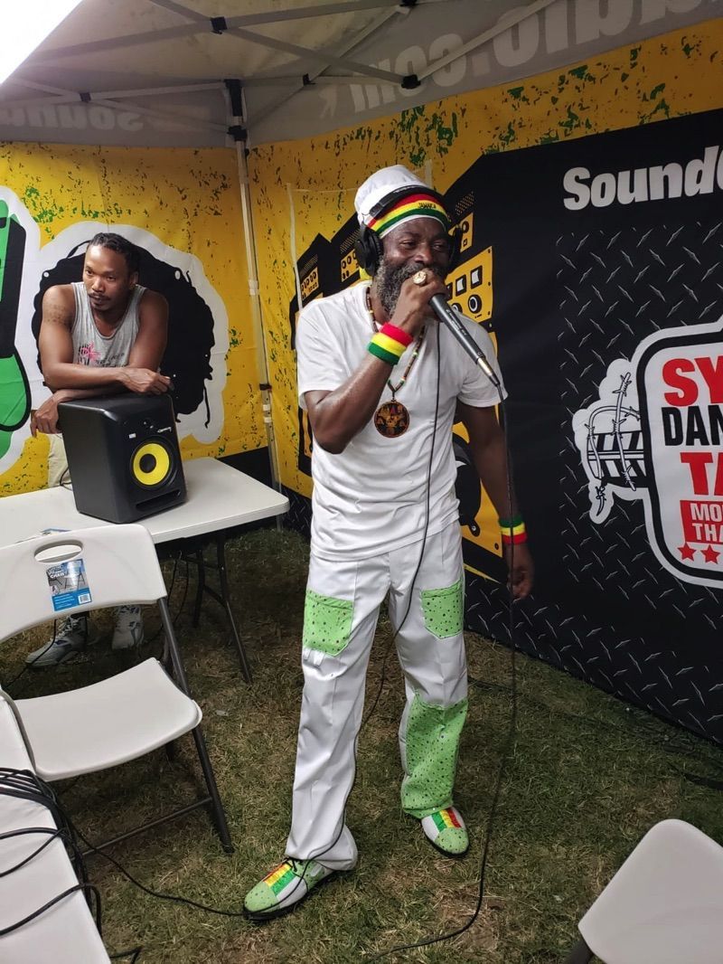 Capleton-perfroming-in-the-tent-2-