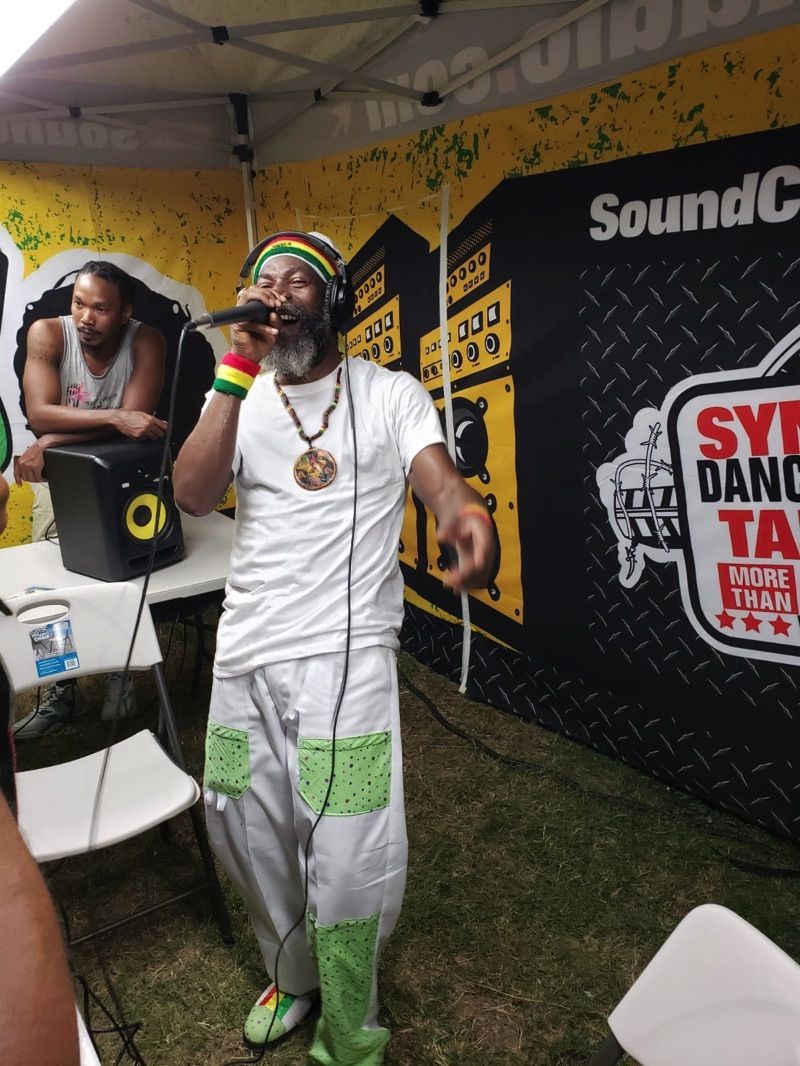 Capleton-perfroming-in-the-tent-3-