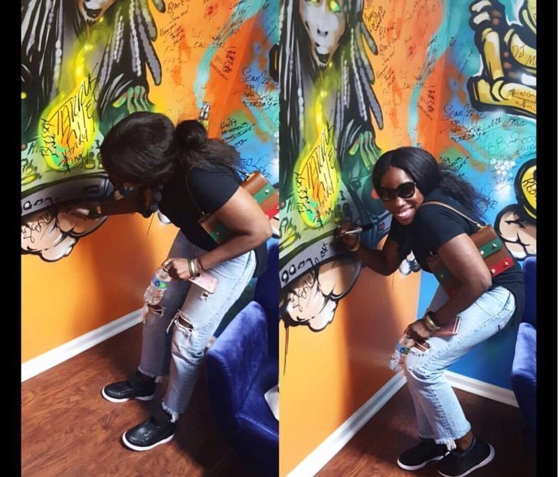 Estelle-wall-signing-